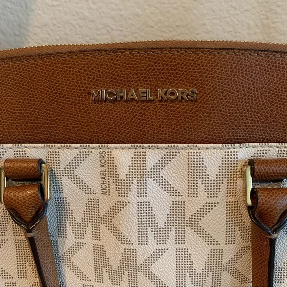 Michael Kors Shoulder Bag - Picture 2 of 6